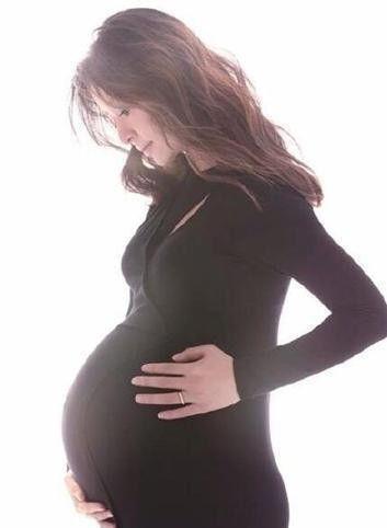 林心如吃瓜现场照片,真实画面曝光引网友热议