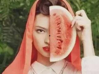 率土吃瓜打嘴巴,吃瓜群众打嘴巴，揭秘游戏背后的真实故事